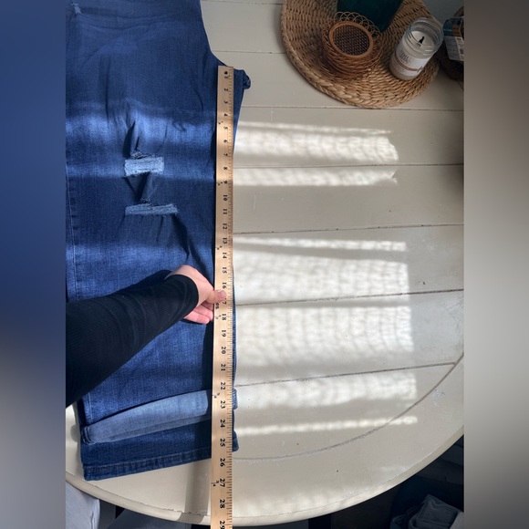 Levi's womans Classic Indigo Slim Straight Jeans - Picture 7 of 7